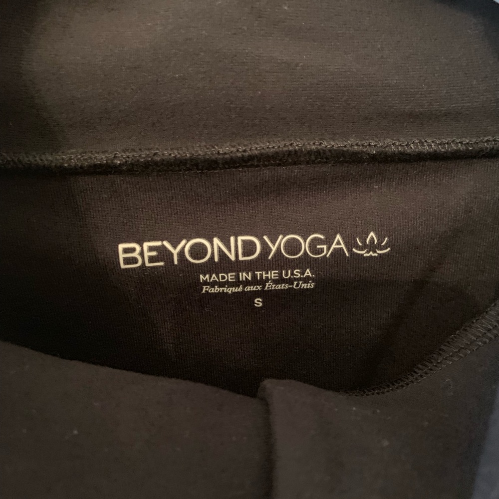 Beyond Yoga Boxed In cropped jacket - Picture 2 of 6